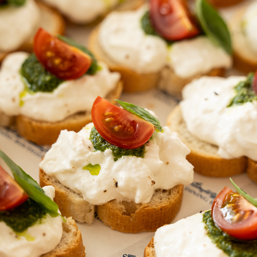 Burrata, Young Tomato & Basil Pesto (Veg)